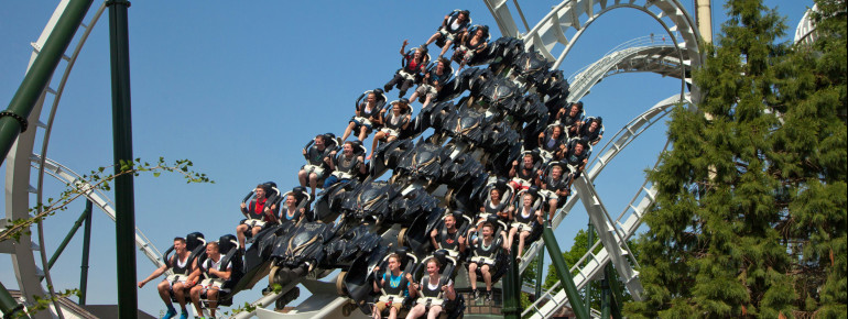 Der „Flug der Dämonen“ raubt dir mit acht Flugmanövern die Orientierung.