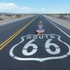 Historic Route 66 Zeichen auf der Straße