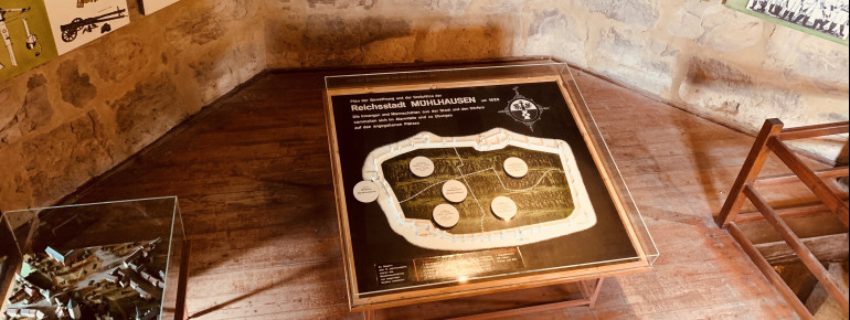 Ausstellungsraum in der Wehranlage