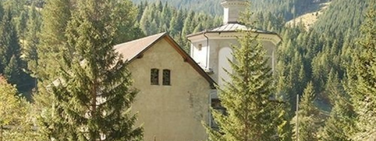 Die Anlage liegt mitten im Grünen