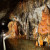 Durch die Höhle fließt der unterirdische Strom der Demänovka, die unter dem Hauptkamm der Niederen Tatra, außerhalb des Karstgebietes entspringt und bei Lúčky unter der Erde verschwindet.