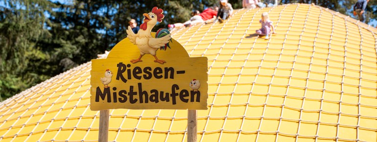Endloser Kletterspaß auf dem Rießenmisthaufen.