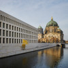 Das Schloss Berlin befindet sich in unmittelbarer Nähe zum Dom, der am rechten Bildrand zu sehen ist.