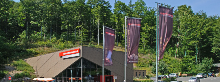 Vor dem Höhlen Erlebnis Zentrums befindet sich ein kostenloser Parkplatz.