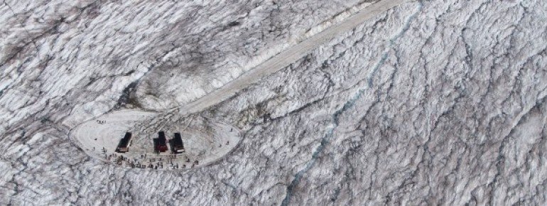 Der Athabasca-Gletscher wird vom Columbia-Eisfeld gespeist