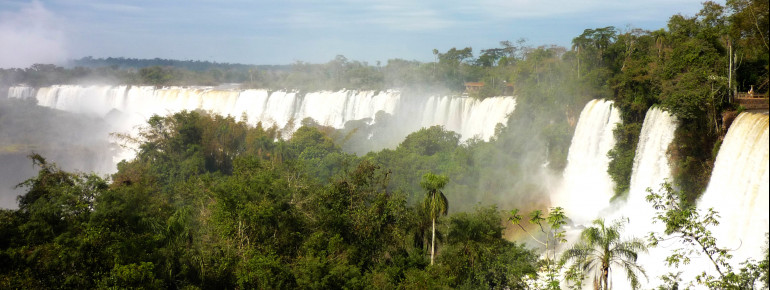 Die Wasserfälle erstrecken sich über knapp 3 Kilometer.