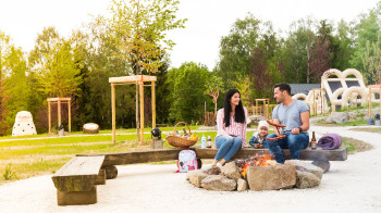 An insgesamt 3 Grillplätzen kann man ein außergewöhnliches Familienessen mitten im Park genießen.