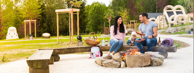 An insgesamt 3 Grillplätzen kann man ein außergewöhnliches Familienessen mitten im Park genießen.