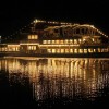 Auch die Chiemsee-Schiffe sind weihnachtlich geschmückt.