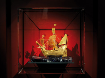 In der Schatzkammer findest du die SANTA MARIA von Christoph Columbus aus purem Gold.