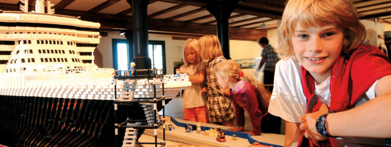 Die Queen Mary gebaut aus 1 Million Legosteinen auf Deck 1.