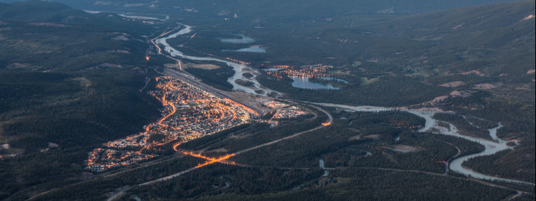 Die Seilbahn befindet sich südlich von Jasper.