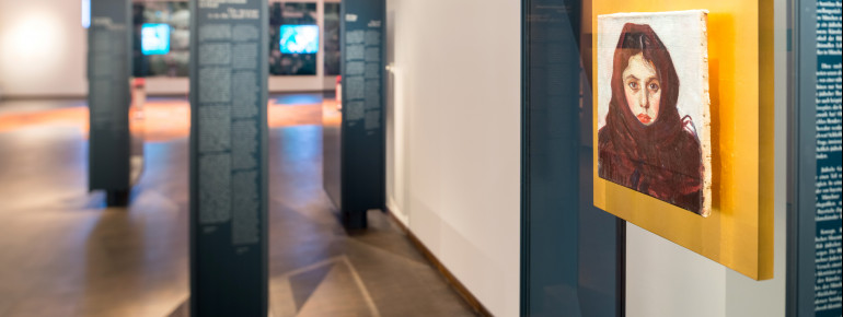 Dauerausstellung "Stimmen_Orte_Zeiten" mit Stanislaus Benders "Ghettomädchen"