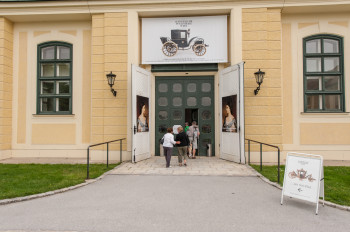 Der Eingang zur Kaiserlichen Wagenburg in Wien