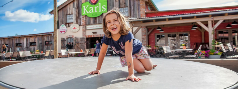 Karls Erlebnis-Dorf Koserow ist ein ideales Ziel für Familienausflüge.