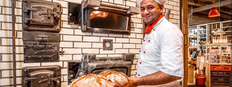 Hier wird sogar noch frisches Brot gebacken.