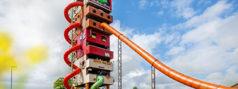 Kinder können sich auf verschiedenen Spielplätzen austoben.