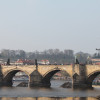 Die Karlsbrücke ist eines der Wahrzeichen Prags.