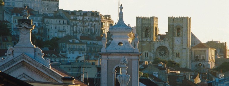 Die Kathedrale auf dem Berg von Lissabon.