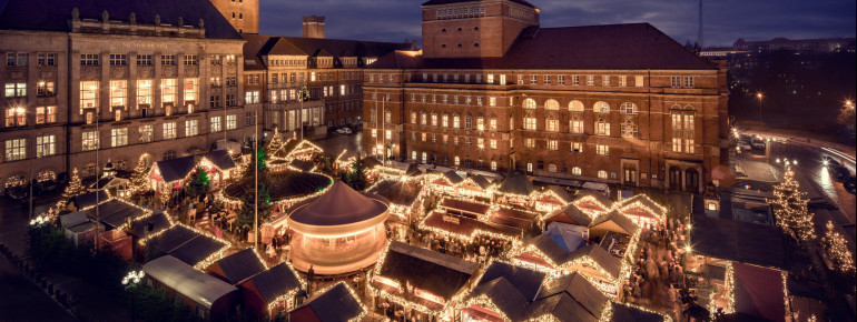 Das neue Weihnachtsdorf am Rathausplatz gibt es seit der Adventszeit 2016.