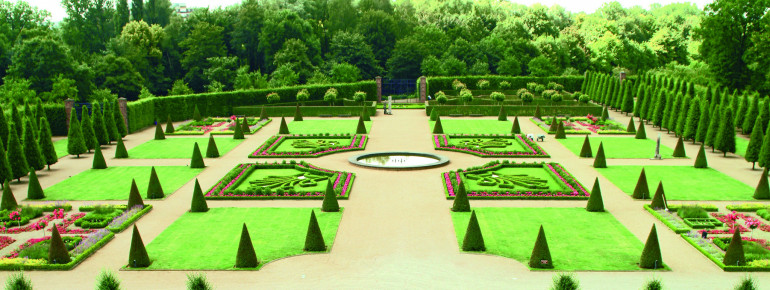 Die Gärten um das Kloster Kamp sind besonders in der Blühphase einen Besuch wert.