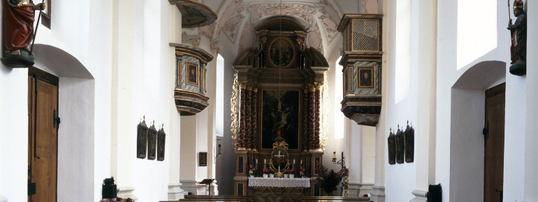 Blick in den Innenraum der Wallfahrtskirche St. Bartholomä.
