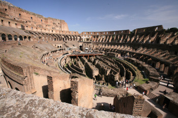 Die Ruinen des Kolosseums geben noch immer einen guten Eindruck, wie das Amphitheater früher aussah.