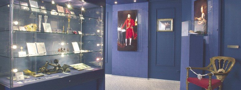 Blick in einen Ausstellungsraum des Kristallmuseums