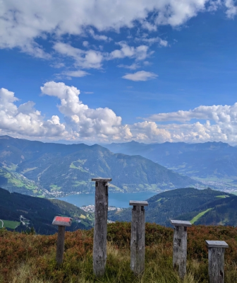 Aktuell befinden sich auf dem Pinzgauer Wanderberg 23 überdimensionale Objekte und Skulpturen.