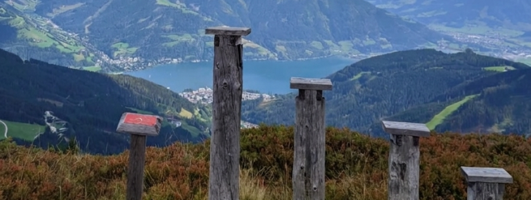 Aktuell befinden sich auf dem Pinzgauer Wanderberg 23 überdimensionale Objekte und Skulpturen.