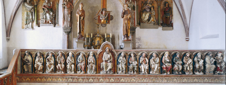 In der Burgkapelle können wertvolle Skulpturen bestaunt werden.