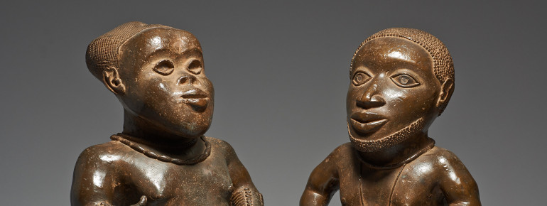 Zwei Hofzwerge, Königreich Benin, Nigeria, 14./15. Jahrhundert