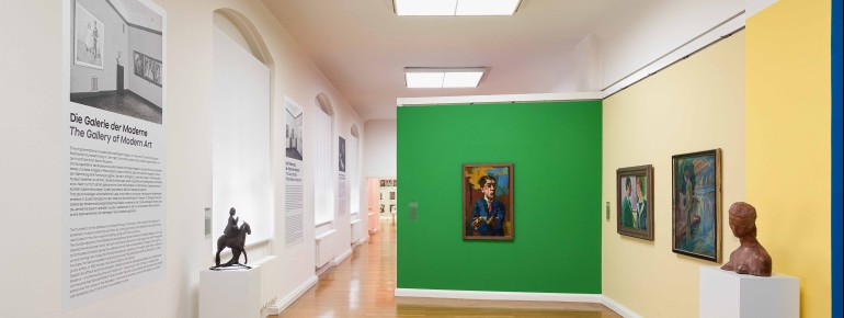 Die Werke sind in verschiedene Bereiche, wie hier in der Galerie der Moderne, gegliedert.