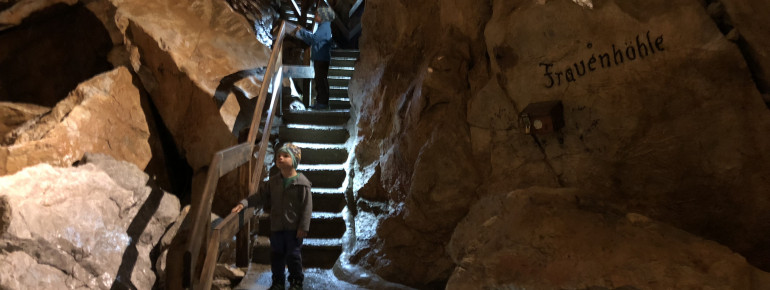 Ein Abenteuer für große und kleine Höhlenforscher ist der Besuch dieses Naturdenkmals.