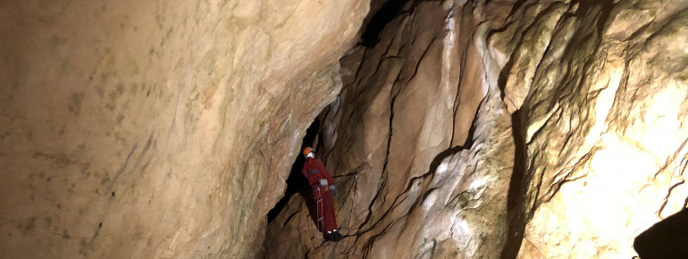 Bei zahlreichen Expeditionen entdeckten Forscher die Teile der Lamprechtshöhle.