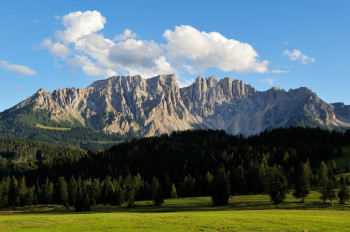 Die Berggruppe des Latemar gehört gemeinsam mit dem Rosengarten zum UNESCO-Weltnaturerbe.