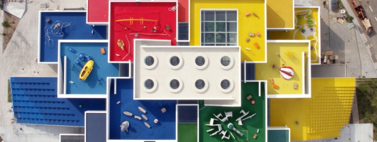 Im LEGO House tauchen Besucher in kreative Erlebniswelten ein – gebaut aus Millionen LEGO Steinen.