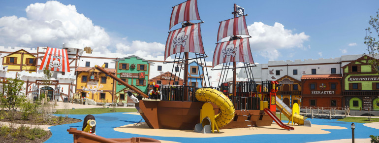 Im Legoland gibt es 18 verschieden thematisierte Spielplätze.