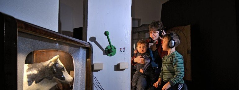 Interaktive Elemente laden nicht nur zum Sehen, sondern auch Hören ein