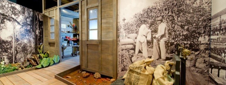 Die Ausstellungen widmen sich vor allem dem Bereich des Seehandels in der Seerepublik Genua.