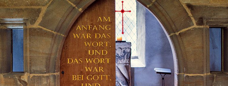 Eingang zur Wortgotteskapelle im Merseburger Dom.