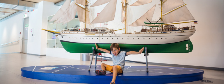 Die Modelle wurden nach Originalplänen und mit Originalmaterialien detailgetreu nachgebaut.