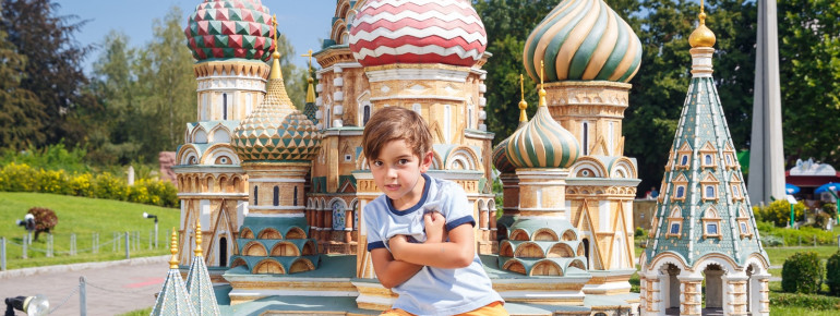 Bestaune die Details der Basilius Kathedrale, die in Originalgröße in Moskau steht!