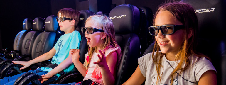 Ein Highlight bei den großen und kleinen Besuchern von Minimundus ist das 4D-Kino im Innenbereich.
