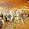 Im 900 Quadratmeter großen Keller Weingut Axel Emert erwartet dich ein besonderes Ambiente.