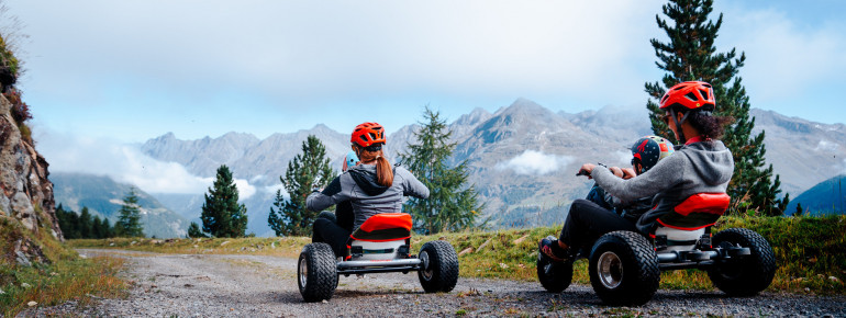 Auf der Strecke solltest du vorausschauend fahren und jederzeit bremsbereit sein.