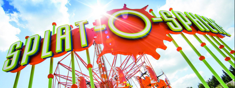 Im Kettenkarussell Splat-o-Sphere kannst du deine Gondel selbst steuern.