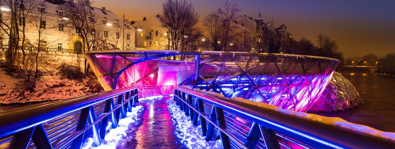 Im Winter werden die Stege zur Murinsel sogar beheizt.