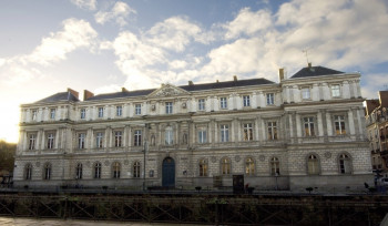 Das Museum befindet sich mitten im Zentrum von Rennes.