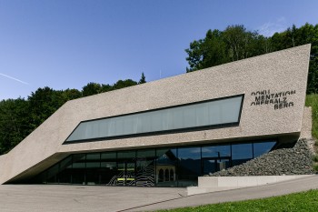 Die Dokumentation Obersalzberg fungiert als Ort der Erinnerung und des Lernens.